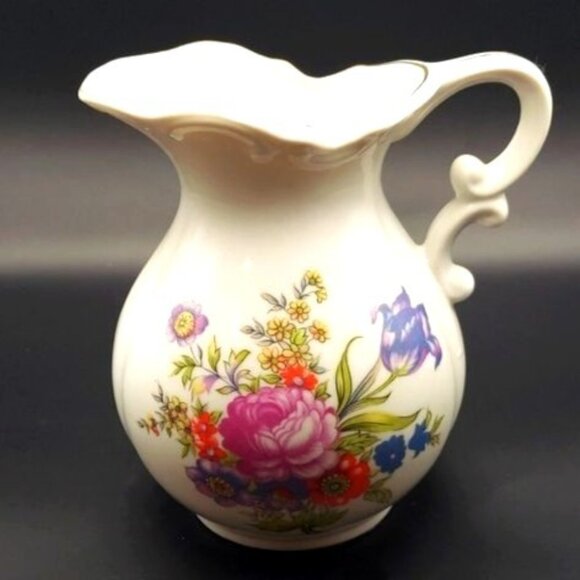 Vintage Ceramic Floral Spray Juice Milk Pitcher Creamer Gold Trim Victorian - Picture 1 of 6